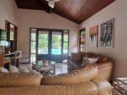 Casa com 4 dormitórios, sendo 2 suítes, com 4 vagas de...