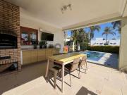 Casa com 4 dormitórios, sendo 2 suítes para venda Granja...