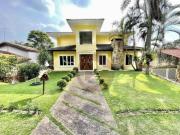 Casa com 4 Dormitórios, sendo 3 Suítes à venda, 494 m²...