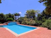 Casa com 4 dormitórios, sendo 4 suítes à venda ou...