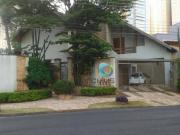 Casa com 4 dormitórios/Suítes à venda, 640 m² por R$...