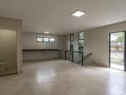 Casa com 4 Quartos, 1 Suíte, 4 Vagas de Garagem e 250m²...