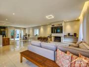 Casa com 4 Quartos, 2 Sts, 304m² Condomínio Villas de...