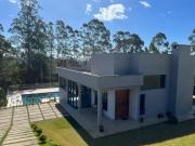 Casa com 4 Quartos, 2 suites, 324m²