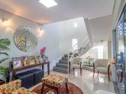 Casa com 4 Quartos, 2 Suítes, 4 Vagas de Garagem e Lazer...