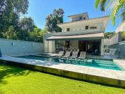 Casa com 4 quartos à venda, 240 m² por R$ 4.990.000...