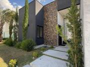 Casa com 4 quartos à venda, 280 m² Condomínio Village...