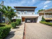 Casa com 4 quartos à venda, 366 m² por R$ 1.650.000...