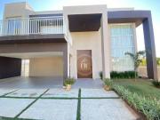 Casa com 4 quartos à venda, 389 m² por R$ 1.900.000...