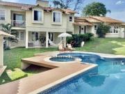Casa com 4 quartos à venda, 437 m² por R$ 3.500.000...