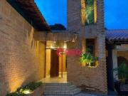 Casa com 4 quartos à venda, 450 m² por R$ 2.900.000...