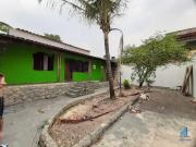 Casa com 4 Quartos e 1 banheiro à Venda, 220 m² por R$...