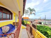 Casa com 4 Quartos e 1 banheiro à Venda, 300 m² por R$...