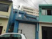 Casa com 4 Quartos e 1 banheiro à Venda, 332 m² por R$...