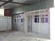 Casa com 4 Quartos e 2 banheiros à Venda, 120 m² por R$...
