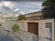 Casa com 4 Quartos e 2 banheiros à Venda, 200 m² por R$...