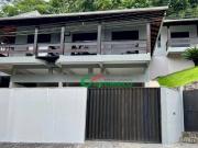 Casa com 4 Quartos e 2 banheiros à Venda, 358 m² por R$...
