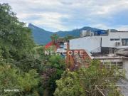 Casa com 4 Quartos e 3 banheiros à Venda, 200 m² por R$...