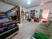 Casa com 4 Quartos e 3 banheiros à Venda, 300 m² por R$...
