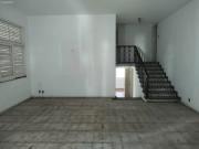 Casa com 4 Quartos e 3 banheiros à Venda, 675 m² por R$...