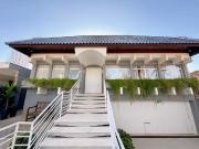 Casa com 4 Quartos e 3 banheiros à Venda, 702 m² por R$...