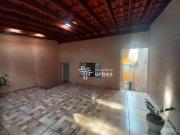 Casa com 4 Quartos e 4 banheiros à Venda, 217 m² por R$...
