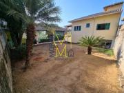Casa com 4 Quartos e 4 banheiros à Venda, 253 m² por R$...