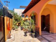 Casa com 4 Quartos e 4 banheiros à Venda, 259 m² por R$...