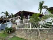 Casa com 4 Quartos e 4 banheiros à Venda, 280 m² por R$...