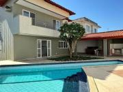 Casa com 4 Quartos e 4 banheiros à Venda, 290 m² por R$...