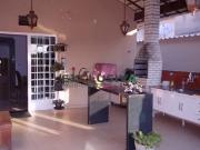 Casa com 4 Quartos e 4 banheiros à Venda, 360 m² por R$...