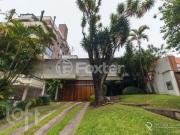 Casa com 4 Quartos e 4 banheiros à Venda, 440 m² por R$...