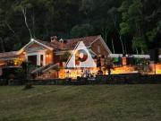 Casa com 4 Quartos e 4 banheiros à Venda, 600 m² por R$...