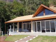 Casa com 4 Quartos e 4 banheiros à Venda, 617 m² por R$...
