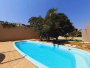 Casa com 4 Quartos e 4 banheiros à Venda, 833 m² por R$...