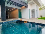 Casa com 4 Quartos e 5 banheiros à Venda, 216 m² por R$...