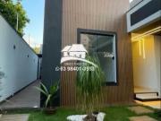 Casa com 4 Quartos e 5 banheiros à Venda, 360 m² por R$...