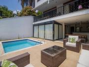Casa com 4 Quartos e 5 banheiros à Venda, 400 m² por R$...