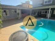 Casa com 4 Quartos e 5 banheiros à Venda, 450 m² por R$...