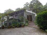 Casa com 4 Quartos e 5 banheiros à Venda, 484 m² por R$...