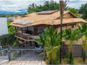 Casa com 4 Quartos e 5 banheiros à Venda, 506 m² por R$...