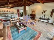 Casa com 4 Quartos e 5 vagas