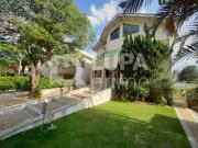 CASA COM 4 QUARTOS E 5 VAGAS DE GARAGEM À VENDA EM...