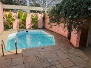 Casa com 4 Quartos e 6 banheiros à Venda, 230 m² por R$...