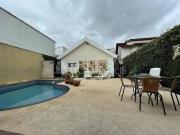 Casa com 4 Quartos e 6 banheiros à Venda, 300 m²