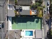 Casa com 4 Quartos e 6 banheiros à Venda, 700 m² por R$...