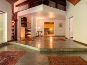 Casa com 4 Quartos e 6 banheiros à Venda, 820 m² por R$...