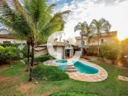 Casa com 4 Quartos e 7 banheiros à Venda, 473 m² por R$...