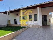 Casa com 4 Quartos e Amplo Quintal a 700m da Praia –... Casa com 4 Quartos e Amplo Quintal a 700m da Praia –...