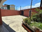 Casa com 4 quartos e espaço para piscina em Itanhaém